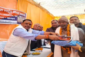 बहराइच: होमगार्डों ने भरी हुंकार, कहा- समान कार्य का समान वेतन दिलाए सरकार, मंच पर हुई यह 'अनोखी' मांग!