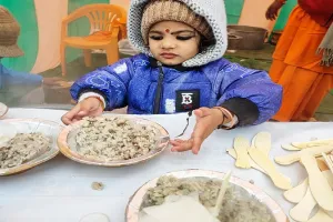 मुरादाबाद: धूमधाम से मनाया गया मकर संक्रांति पर्व, वितरित की खिचड़ी