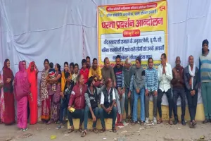 प्रयागराज: रंग लाया श्रमिक कॉलोनी का प्रदर्शन, मांग रहे थे मालिकाना हक, सीएम योगी ने कर दिया यह काम...