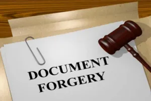 गोंडा: व्यक्ति ने जालसाजी कर दूसरे के नाम बैनामा कर दी चकमार्ग और तालाब की जमीन, लेखपाल ने दर्ज कराया केस