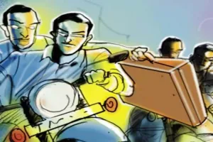 अमेठी में नकाबपोश बदमाशों ने दिनदहाड़े युवक से लूटे 6 लाख रुपए, हड़कंप