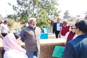 मिर्जापुर: बांध से पानी का लीकेज देख सिंचाई एवं जल शक्ति मंत्री का बिगड़ा मिजाज, मुख्य अभियंता को लगाई फटकार  