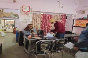 रायबरेली: सेहत से ऐसा खिलवाड़!, जलेबी में मक्खी और मच्छर, छोला बदबूदार