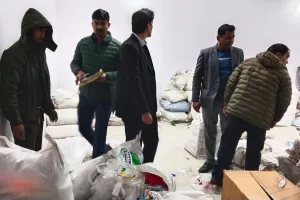 हल्द्वानी: किदवई नगर में बेसमेंट में चल रहे गोदाम से 70 क्विंटल प्रतिबंधित पॉलीथिन जब्त