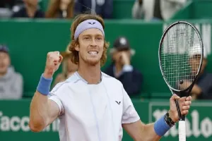 Australian Open : आंद्रे रूबलेव उलटफेर से बचे, Jannik Sinner ने ऑस्ट्रेलियाई ओपन के सत्र का पहला मैच जीता