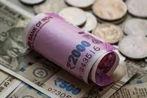 शुरुआती कारोबार में सपाट रुख के साथ खुला रुपया, 83.11 प्रति डॉलर के उच्च स्तर पर पहुंचा