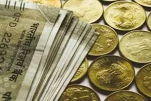 रुपया शुरुआती कारोबार में छह पैसे की गिरावट के साथ 83.13 प्रति डॉलर पर पहुंचा 