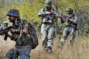 छत्तीसगढ़: नक्सली हमले में तीन जवान शहीद, 14 अन्य घायल