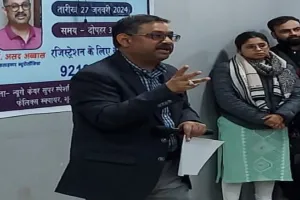 लखनऊ : न्यूरो फिजीशियन डॉ. असद अब्बास बोले- गलत इलाज बढ़ा रहा सिर दर्द, ठीक हो सकता है माइग्रेन