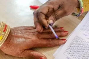 बांग्लादेश आम चुनाव: कई केंद्रों पर कम मतदान, चट्टोग्राम में पुलिस और बीएनपी के सदस्यों के बीच हुई झड़प