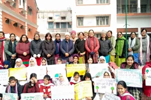 मुरादाबाद : बढ़ता प्रदूषण मानव के लिए हानिकारक, नारा लेखन प्रतियोगिता का किया गया आयोजन 