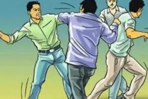 बरेली जंक्शन पर आपस में भिड़े खानाबदोश, युवक का फोड़ा सिर