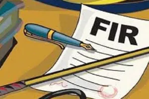 बदायूं: सरकारी तालाब से काट दिए पेड़, लेखपाल ने दर्ज कराई रिपोर्ट