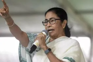 इंडिया गठबंधन को बड़ा झटका, ममता बनर्जी ने पश्चिम बंगाल में अकेले चुनाव लड़ने का किया ऐलान 