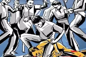 किच्छा: बाइक सवार ने कुचला पालतू पिल्ला, शिकायत करने पर परिवार पर ताना तमंचा और कर डाली मारपीट