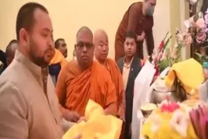 तेजस्वी यादव ने महाबोधि मंदिर में की विशेष पूजा अर्चना, दलाईलामा से लिया आशीर्वाद