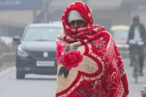 UP Weather Update: यूपी में ठंड के साथ प्रदूषण का कहर, मेरठ-गाजियाबाद और लखनऊ में AQI खराब