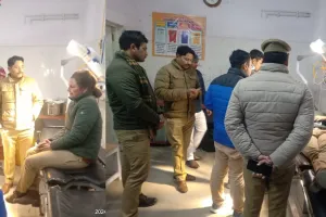 मुरादाबाद : साइकिल सवार के बचाव में रामगंगा विहार पुलिस चौकी इंचार्ज की पलटी कार, खुल गए थे एयर बैग...बाल-बाल बचीं महिला दरोगा