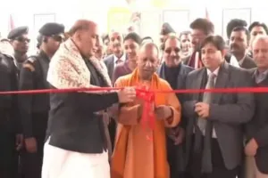 मथुरा: रक्षा मंत्री और सीएम ने देश की बालिकाओं को समर्पित किया पहला बालिका सैनिक 