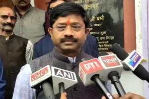 सपा प्रमुख के तंज पर नंदी का जवाब बोले, टोटी दिखते ही याद आते हैं अखिलेश, विरासत में गद्दी मिल सकती है बुद्धि नहीं