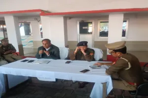 पैरामिलिट्री फोर्स किसी की नहीं सुनती, उसे खोखे का डिटेल नहीं देना होता : सीओ