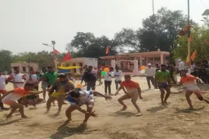 सुलतानपुर: अनुज के खेल से स्टेडियम प्रतापगढ़ बना चैंपियन, अनुज राय बने प्लेयर ऑफ द टूर्नामेंट 