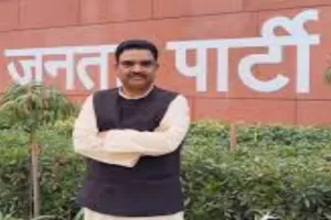 बलिया में सामूहिक विवाह फर्जीवाड़े पर मंत्री असीम अरुण हुए सख्त, कहा-वर्दी उतार दी है, लेकिन डंडा साथ लाया हूं! सुनिए क्या बोले...VIDEO