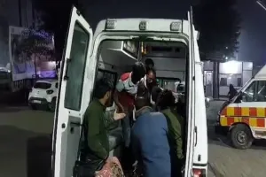 बहराइच: एचटी लाइन की चपेट में आने से दो श्रमिक झुलसे, लखनऊ रेफर