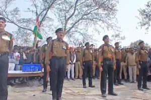 कासगंज: सैनिक का पार्थिक शरीर पहुंचा घर, राजकीय सम्मान के साथ हुआ अंतिम संस्कार