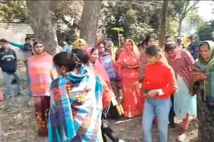 रायबरेली में पेड़ से लटकता मिला प्रेमी-प्रेमिका का शव, जांच में जुटी पुलिस 