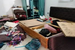 बहराइच में चोरों का तंडाव: दरवाजे का ताला तोड़कर ने उड़ाया लाखों का सामान, मां के निधन पर गांव गया परिवार