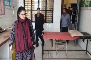 बहराइच: पीएचसी के निरीक्षण में अनुपस्थित मिले चिकित्सक, डीएम ने सीएमओ को कार्यवाई के दिए निर्देश