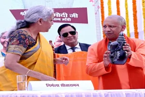 केंद्रीय वित्त मंत्री निर्मला सीतारमण ने सीएम योगी को बताया ‘डायनेमिक’ मुख्यमंत्री, जानिए क्या बताया इसका अर्थ  