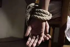 रुद्रपुर: नशेड़ी ने दोस्त के साथ खुद को कमरे में बनाया बंधक