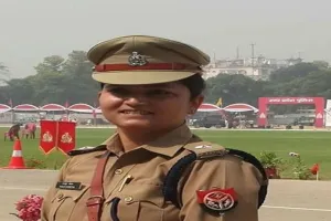 फर्जी IRS अफसर बनकर डिप्टी एसपी से रचाई शादी, तलाक के बाद भी पति बनकर कर रहा धन उगाही