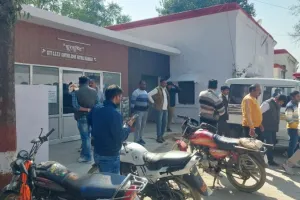 Kannauj: एंटी करप्शन टीम पर डीवीआर तोड़ने व मारपीट का आरोप…आरोपी को पकड़ने पर कोतवाली में जुटी भीड़