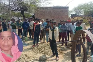 Auraiya Murder: कलयुगी बेटे ने लाठी से वारकर मां को उतारा मौत के घाट...पुलिस आरोपी को हिरासत में लेकर की पूछताछ