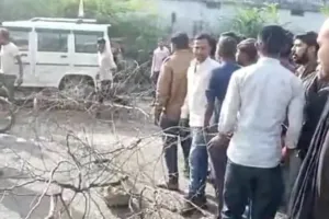 Mahoba News: ट्रक की टक्कर से परीक्षार्थी की मौत...गुस्साए ग्रामीणों ने झांसी मिर्जापुर हाईवे किया जाम
