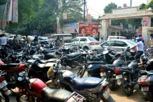 Kanpur News: मल्टीलेवल पार्किंग बनाने को दो भवनों को ध्वस्त करने की तैयारी...पार्किंग की उपयोगिता बढ़ाने पर जोर