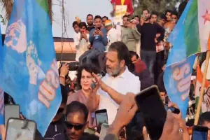 Sambhal News : बहन प्रियंका को साथ लाकर आरोप लगाने वालों का मुंह बंद कर गए राहुल