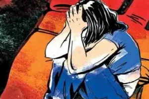 दुस्साहस: लखनऊ में छात्रा से छेड़खानी कर धारदार हथियार से किया सिर पर वार