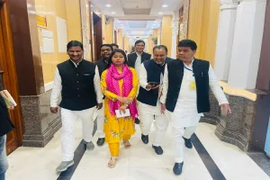 राज्यसभा चुनाव के लिए सपा नेता पल्लवी पटेल ने डाला वोट, कहा- मेरे वजूद में नहीं है धोखा देना... pda है मेरी जान!, देखें video