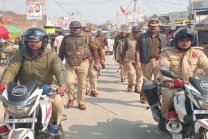 बहराइच: जुमे की नमाज को लेकर हाई अलर्ट पर रही पुलिस, की पैदल गश्त, दी चेतावनी