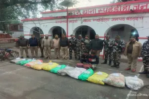 बहराइच: 800 लीटर कच्ची शराब के साथ दो तस्कर गिरफ्तार,  पुलिस और एसएसबी की संयुक्त कार्रवाई में मिली सफलता