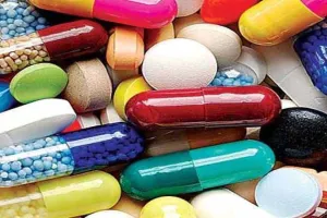 बाराबंकी: मेडिकल स्टोर पर चल रहा था नशे का कारोबार!, डीएम के आदेश पर हुई छापामार कार्रवाई, दवाएं सीज, video