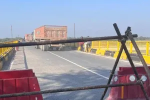 बांदा: चार माह बाद बेंदाघाट यमुना पुल से फर्राटा भरने लगे भारी वाहन, दरार आने पर रोक दिया गया था आवागमन