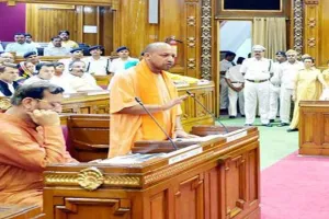 महिलाओं की सुरक्षा पर आपका क्या रवैया है ये राज्यपाल के अभिभाषण के दौरान दिख गया, जब सपा पर बरस पड़े सीएम योगी... 