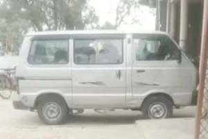 अमेठी: बिना परमिट, फिटनेस, 'पीयूसी' और बीमा के जिले में दौड़ रहीं सैकड़ों स्कूली वैन, बच्चों की जान की बनीं दुश्मन!