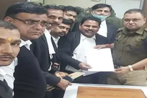 सुलतानपुर: अधिवक्ता से अभद्रता पर बार एसोसिएशन सख्त, एसपी से मिलकर की कार्रवाई की मांग 