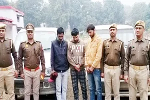 एटा के तीन शातिर चोरों को हरदोई पुलिस ने धर दबोचा, बोलेरो बरामद
